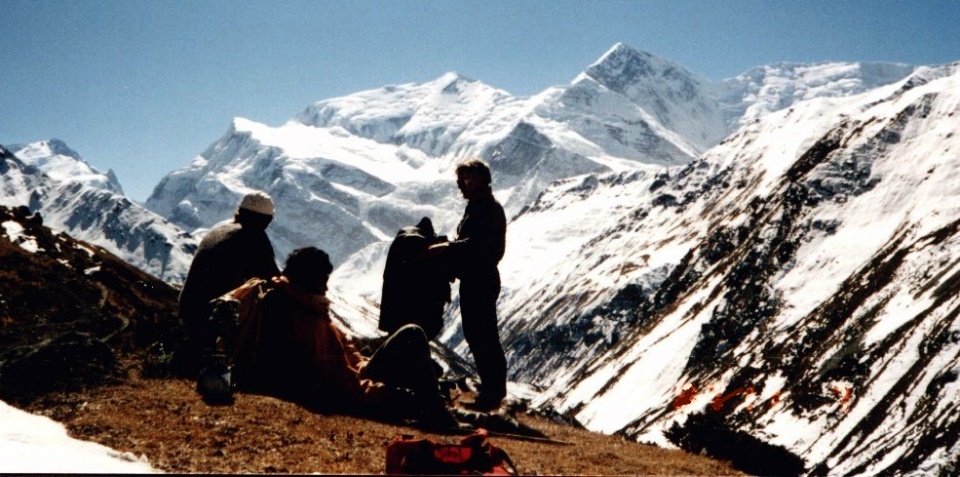 Annapurna Himal on ascent from Manang to Tharong La