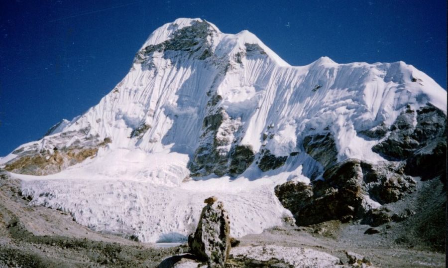 Chonku Chuli ( Pyramid Peak, Hongku Chuli ) from Rock Peak