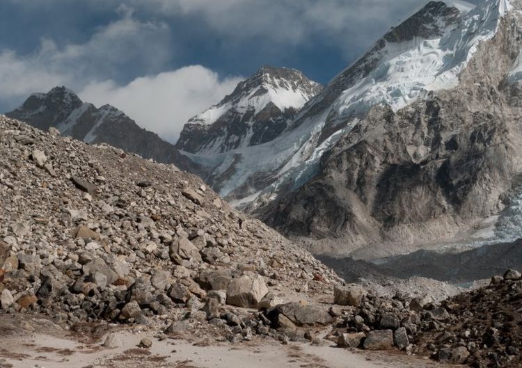 Khumbu Glacier on route to Kallar Pattar