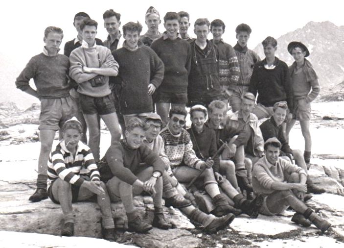 24th Glasgow ( Bearsden ) Scout Group at the top of the Lotschen Pass