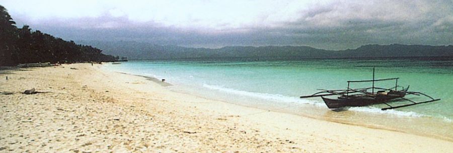 Beach in One Hundred Islands National Recreation Area