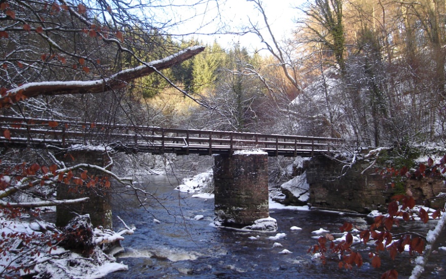 The White Bridge over the River Avon in Chatelherault Country Park