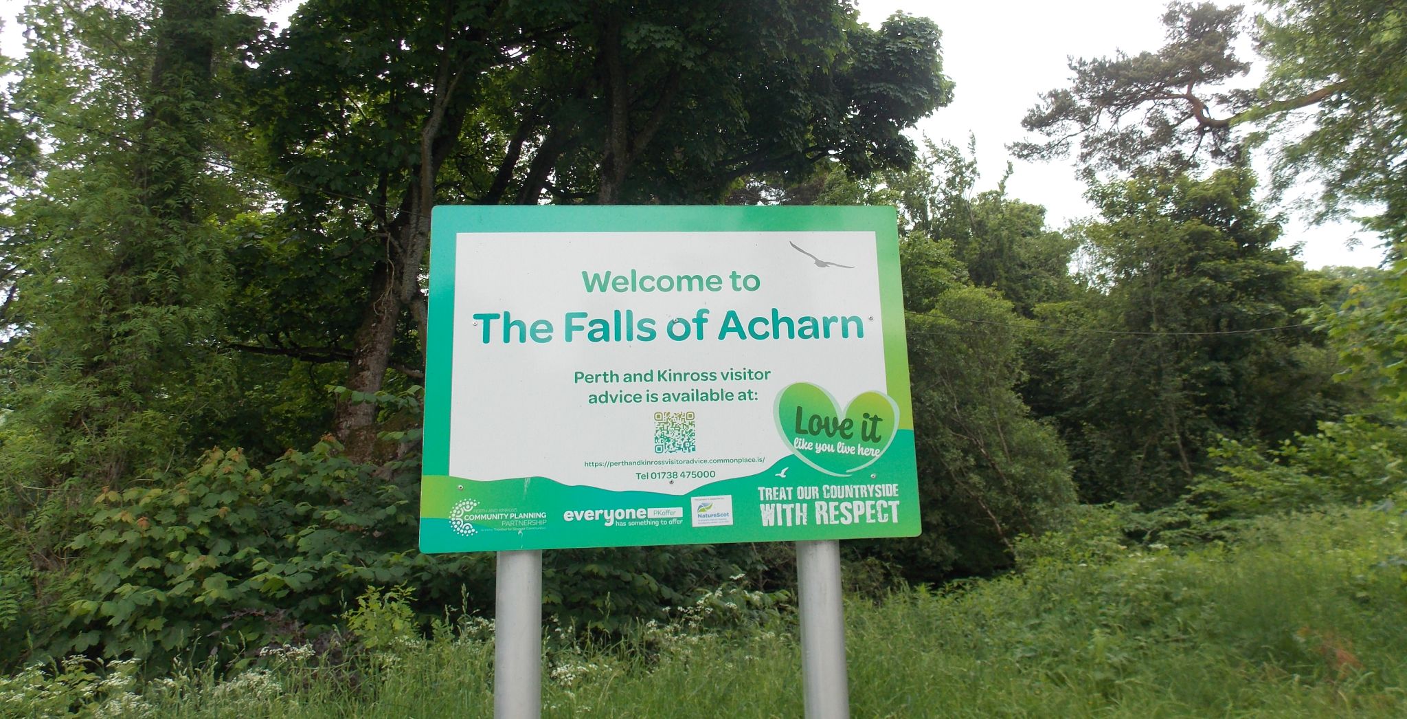 Signpost for the Falls of Acharn