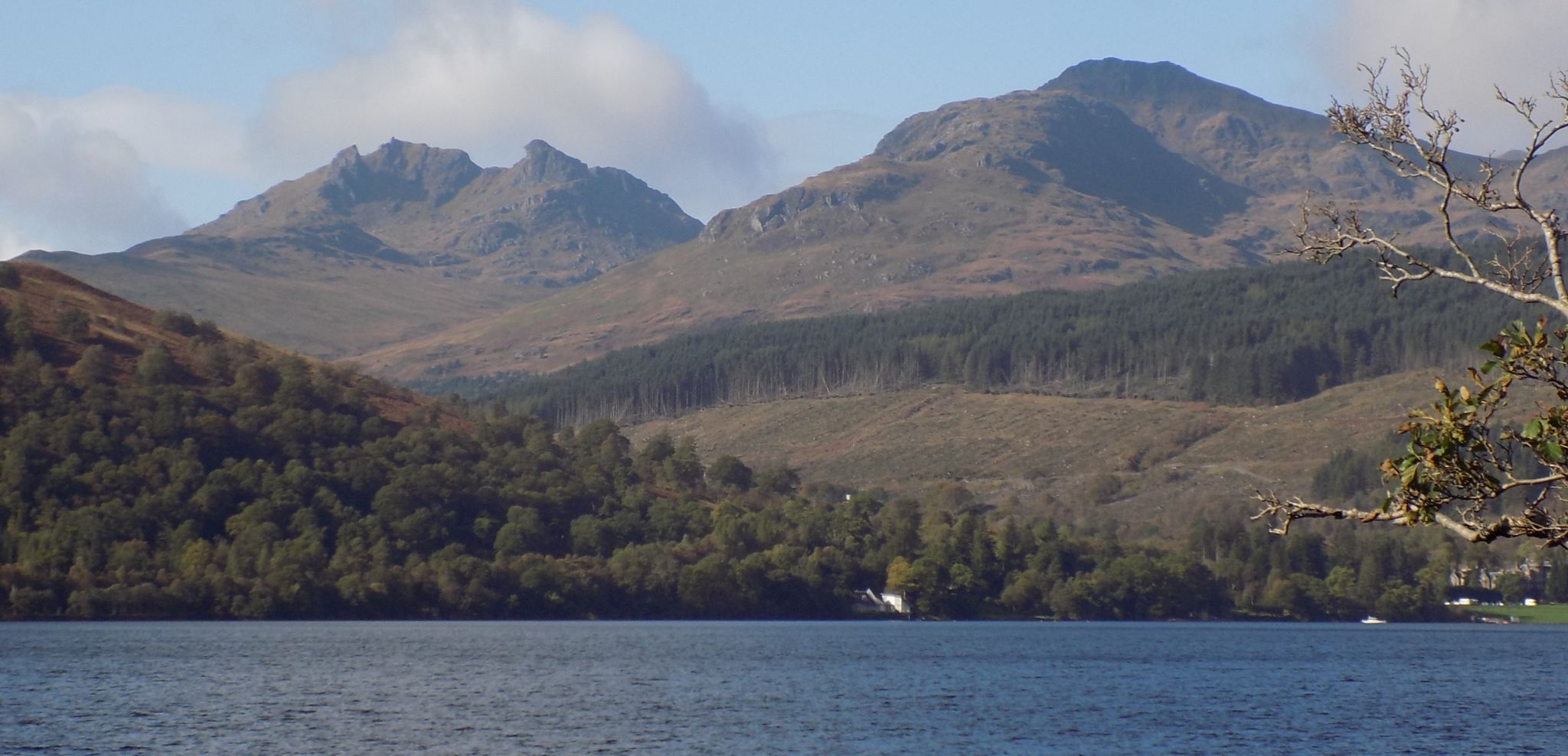 The Cobbler ( Ben Arthur ) and Beinn Narnain across Loch Lomond  from the West Highland Way