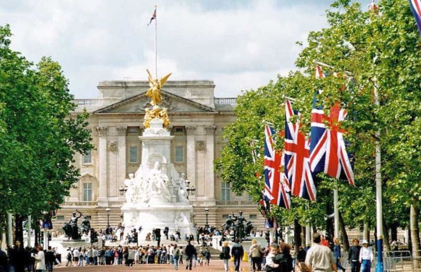 Victoria memorial outside Buckingham Palace in London